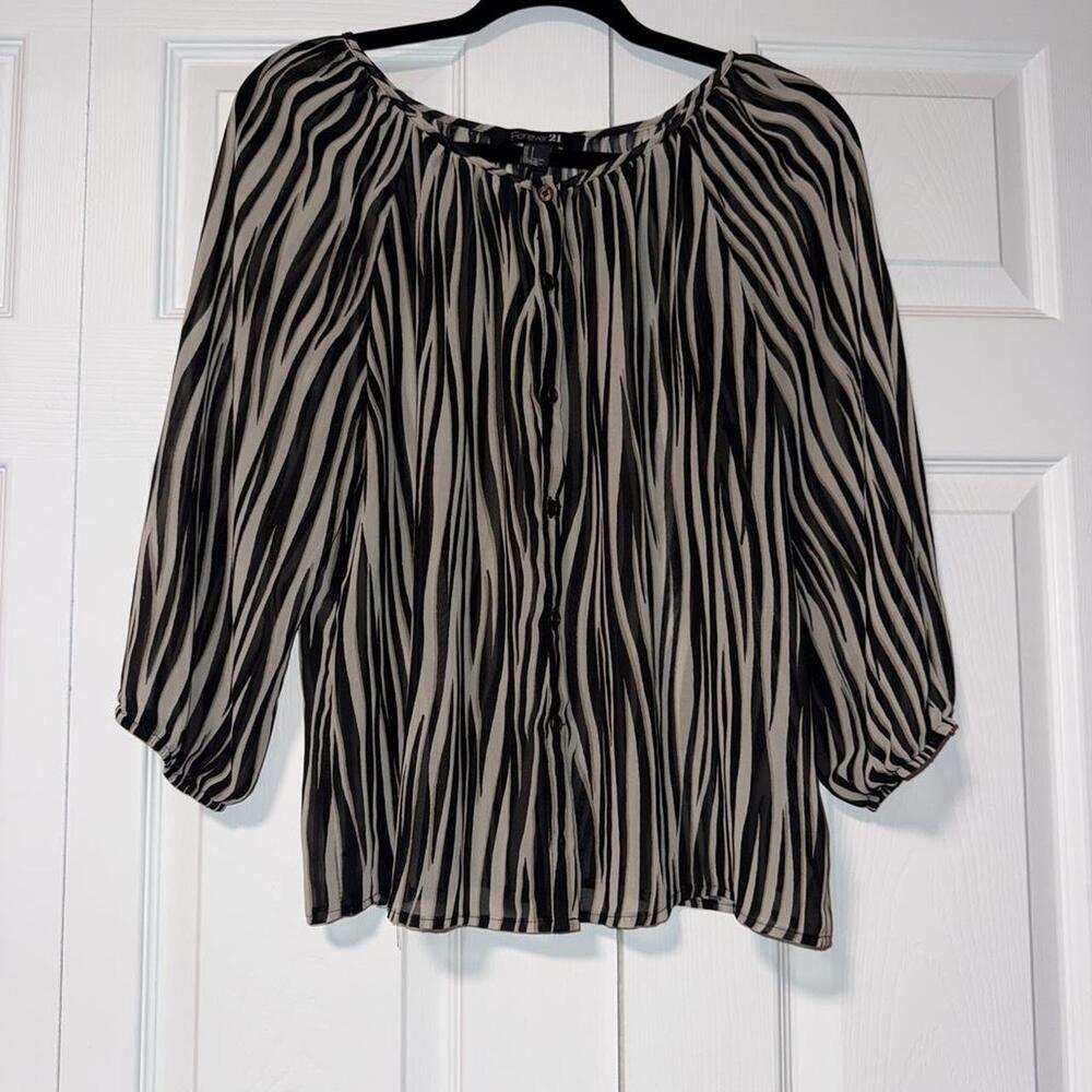 Forever 21 black and beige zebra print blouse with button up front and 3/4 sleev